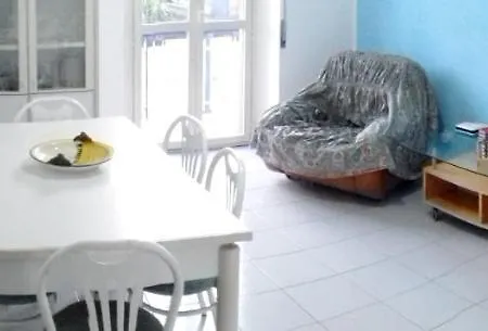 2 Bedrooms At 300 M Away From The With Balcony And Wifi Appartement Pescara