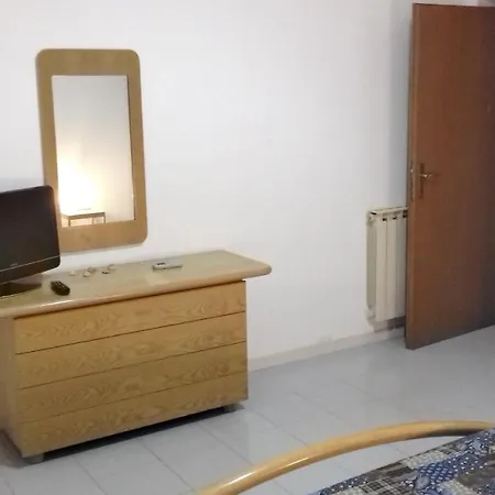 2 Bedrooms At 300 M Away From The With Balcony And Wifi Pescara