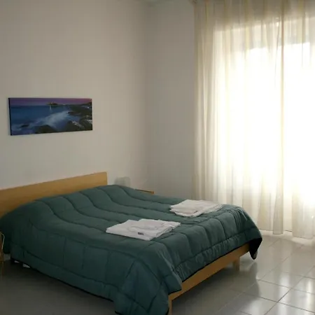 アパート 2 Bedrooms At 300 M Away From The With Balcony And Wifi *