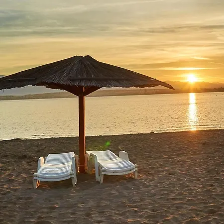 2 Bedrooms At 300 M Away From The With Balcony And Wifi *