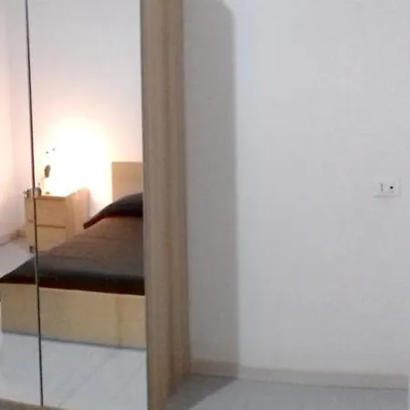 アパート 2 Bedrooms At 300 M Away From The With Balcony And Wifi *