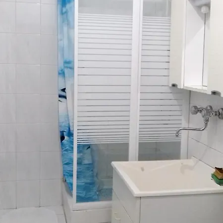Appartement 2 Bedrooms At 300 M Away From The With Balcony And Wifi Pescara
