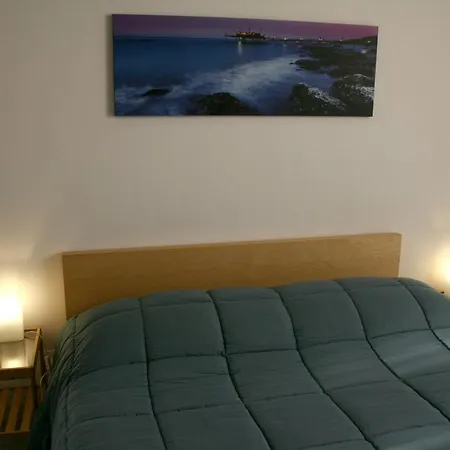 2 Bedrooms At 300 M Away From The With Balcony And Wifi * Pescara