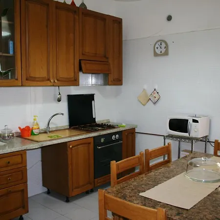 Appartement 2 Bedrooms At 300 M Away From The With Balcony And Wifi