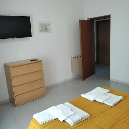 2 Bedrooms At 300 M Away From The With Balcony And Wifi