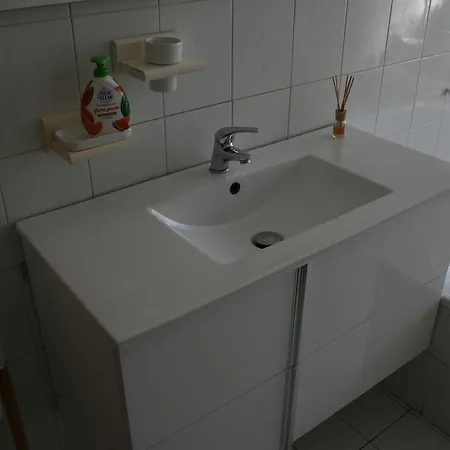 Appartement 2 Bedrooms At 300 M Away From The With Balcony And Wifi *