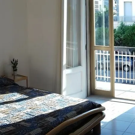 2 Bedrooms At 300 M Away From The With Balcony And Wifi *