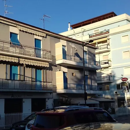 Appartement 2 Bedrooms At 300 M Away From The With Balcony And Wifi Pescara