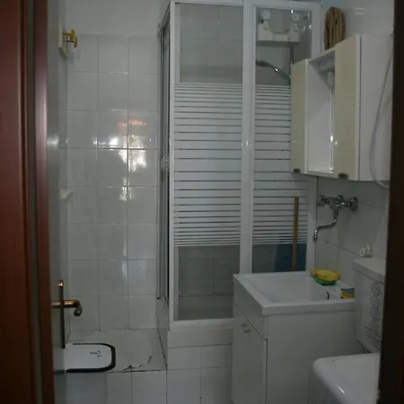2 Bedrooms At 300 M Away From The With Balcony And Wifi Appartement