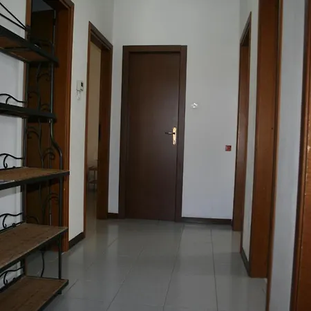 2 Bedrooms At 300 M Away From The With Balcony And Wifi *