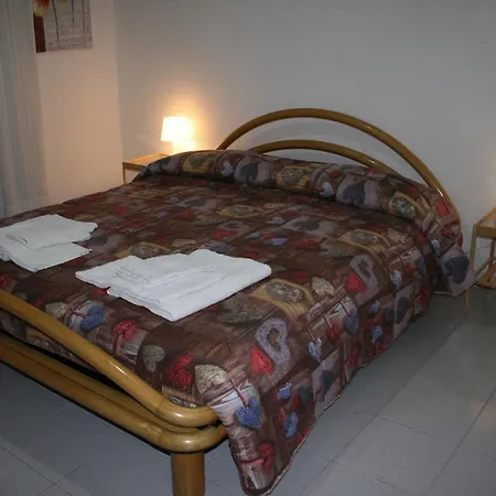 2 Bedrooms At 300 M Away From The With Balcony And Wifi *
